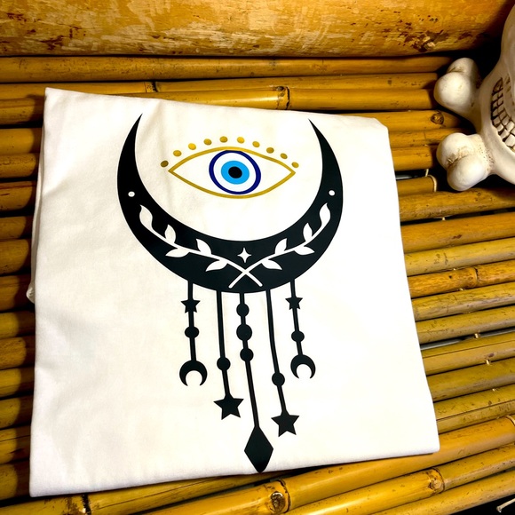 Medium white tshirt 🧿 - Picture 1 of 2